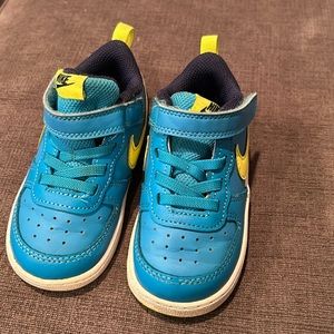 NIKE Toddler Boys' Court Borough Low 2 Sneaker blue size 7C